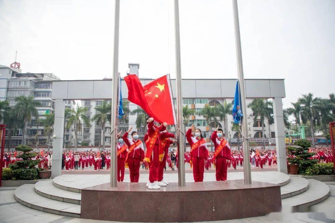 纵览·新春走基层｜走近春运“守护人”——我在机场“推飞机”
